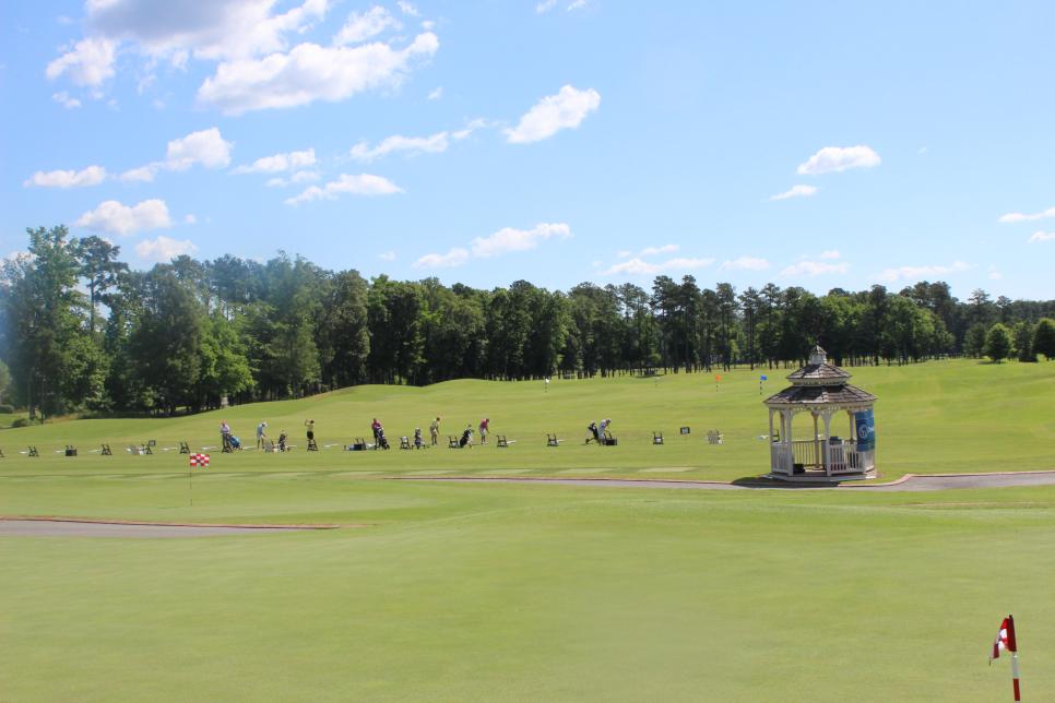 /content/dam/images/golfdigest/fullset/course-photos-for-places-to-play/salisbury-country-club-range-virginia-22739.jpg