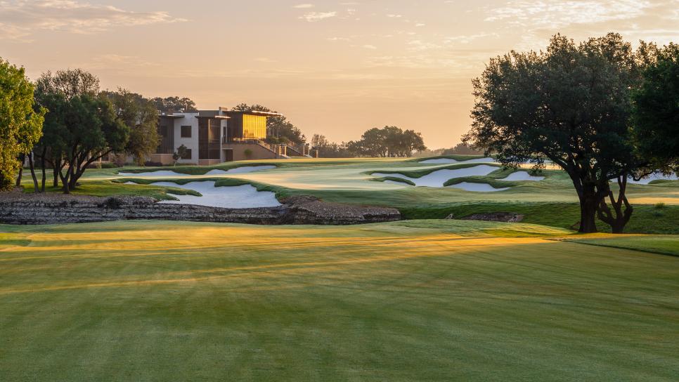 /content/dam/images/golfdigest/fullset/course-photos-for-places-to-play/shady-oaks-country-club-eighteen-11188.jpg