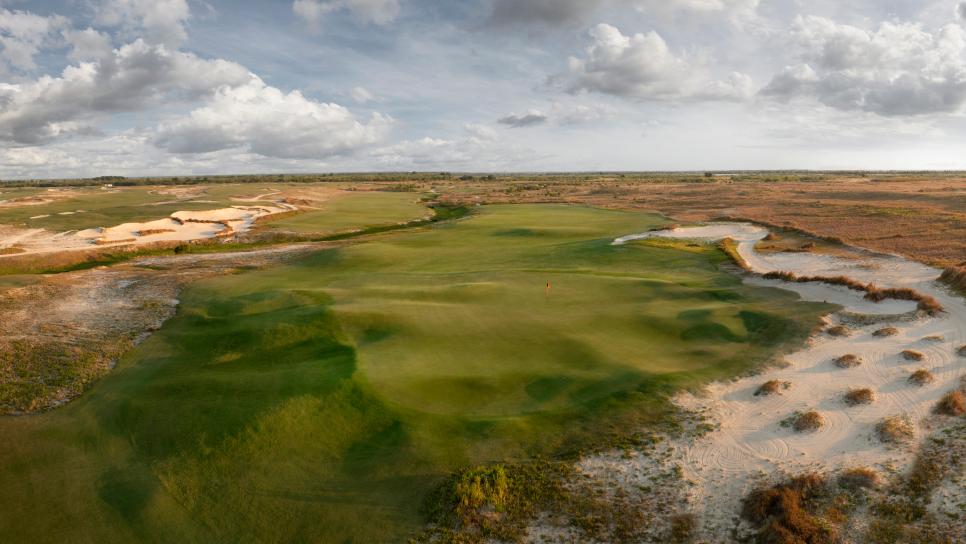 /content/dam/images/golfdigest/fullset/course-photos-for-places-to-play/streamsong-black-fourth-54248.jpg