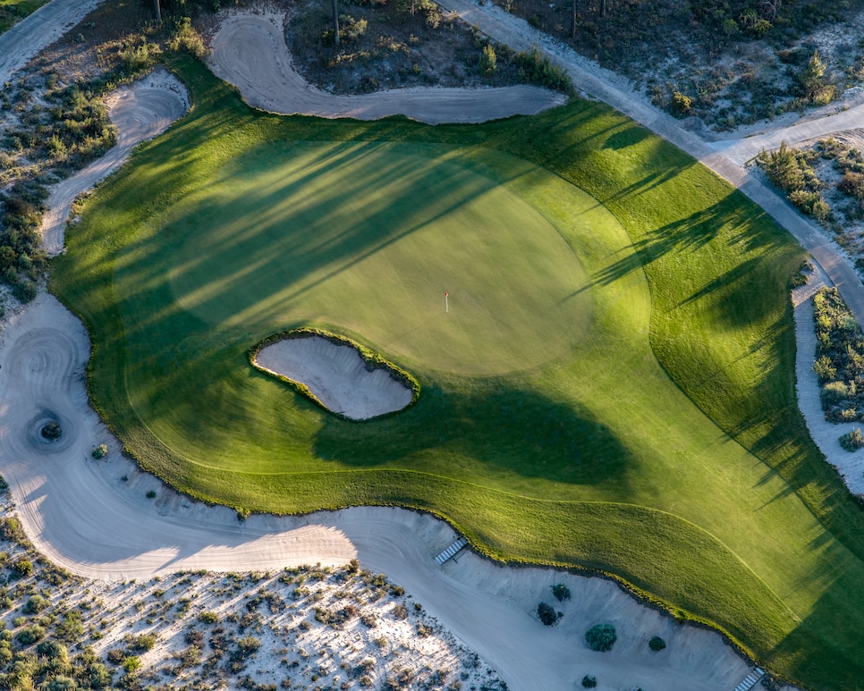 /content/dam/images/golfdigest/fullset/course-photos-for-places-to-play/terras-da-comporta-dunas-course-james-hogg-fourteen-green.jpg