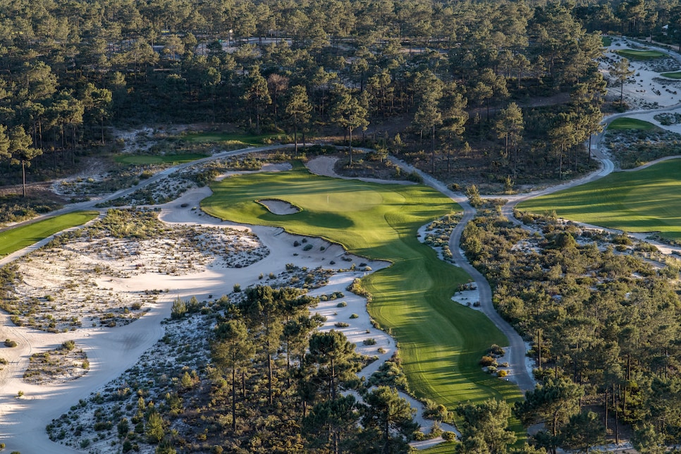 /content/dam/images/golfdigest/fullset/course-photos-for-places-to-play/terras-da-comporta-dunas-course-james-hogg-fourteenth-hole.jpg