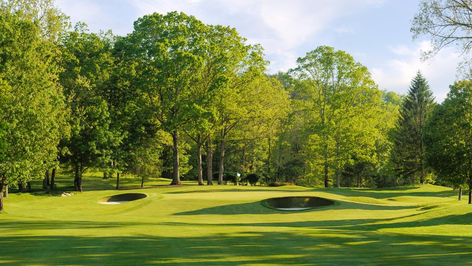 the-greenbrier-meadows-course-ninth-hole-12383