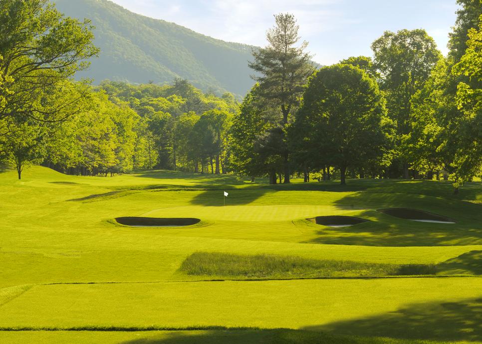 the-greenbrier-meadows-course-tenth-hole-12383