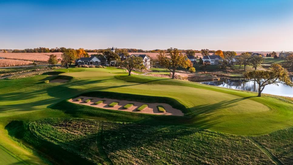 /content/dam/images/golfdigest/fullset/course-photos-for-places-to-play/the-harvester-iowa-second-approach-21451.jpg