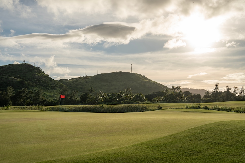 /content/dam/images/golfdigest/fullset/course-photos-for-places-to-play/turtlebay-golfcourse-hawaii.jpg