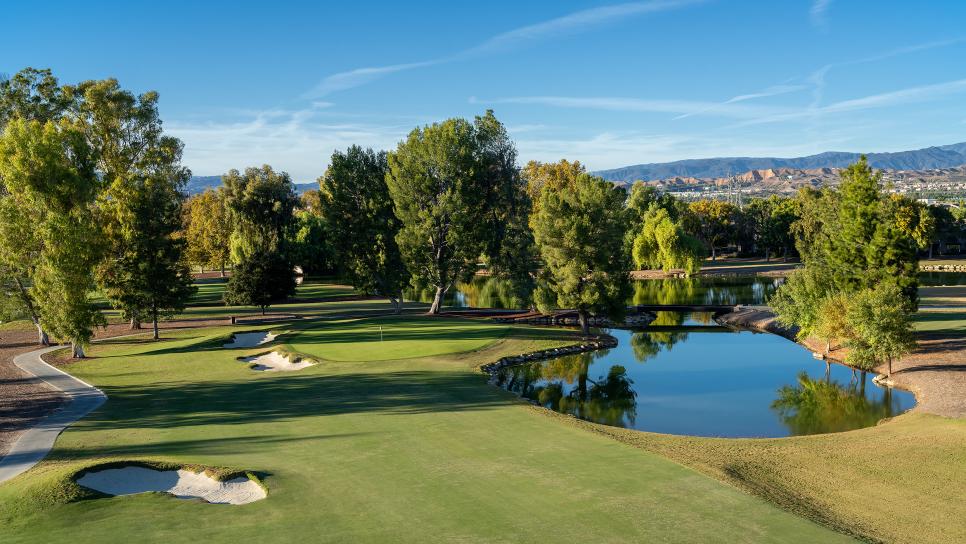 /content/dam/images/golfdigest/fullset/course-photos-for-places-to-play/valenciacountryclub-fifteen-california-1187.jpg