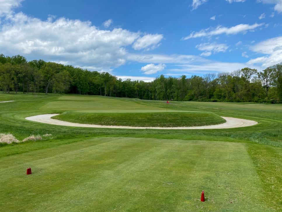 /content/dam/images/golfdigest/fullset/course-photos-for-places-to-play/watchung-valley-fifteengreen-7661.JPG