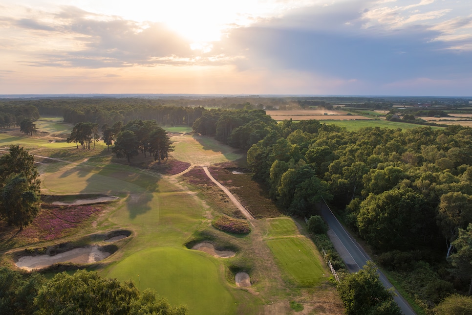 /content/dam/images/golfdigest/fullset/course-photos-for-places-to-play/woodhall spa hotchkin england eleventh hole.jpg
