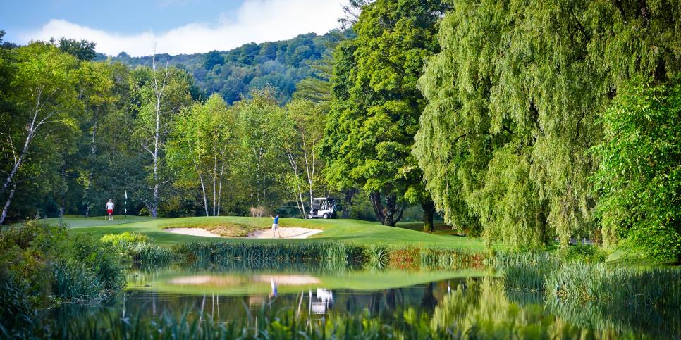 /content/dam/images/golfdigest/fullset/course-photos-for-places-to-play/woodstock-country-club-vermont-bunker.jpg