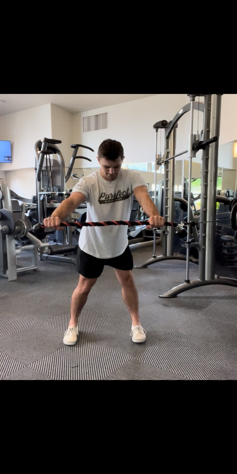https://www.golfdigest.com/content/dam/images/golfdigest/fullset/fitness-2025/Arentz Pallof Hip Rotation 1.png