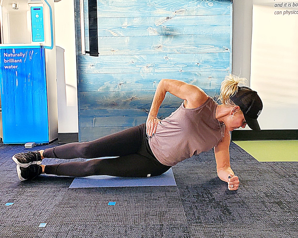 https://www.golfdigest.com/content/dam/images/golfdigest/fullset/fitness-2025/Boysen side plank 2.jpg