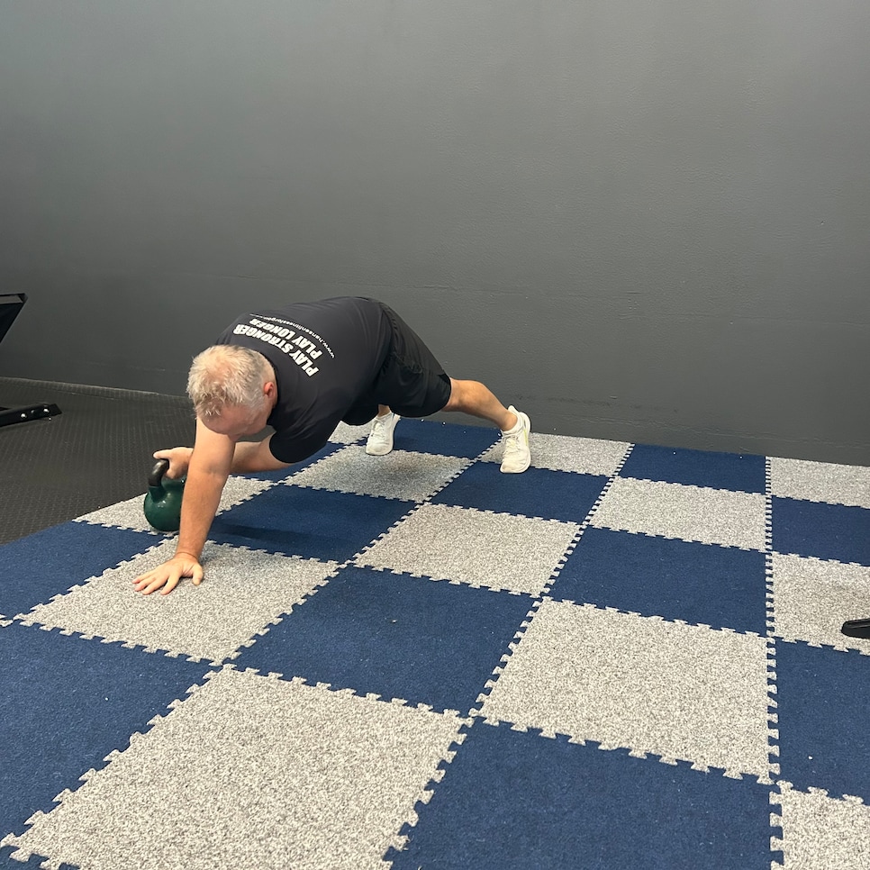 https://www.golfdigest.com/content/dam/images/golfdigest/fullset/fitness-2025/Mike Hansen Pullunder1.jpg
