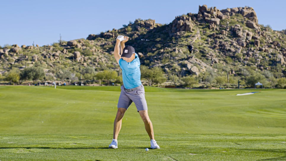 https://www.golfdigest.com/content/dam/images/golfdigest/fullset/fitness-2025/Spieth bowed at the top.png