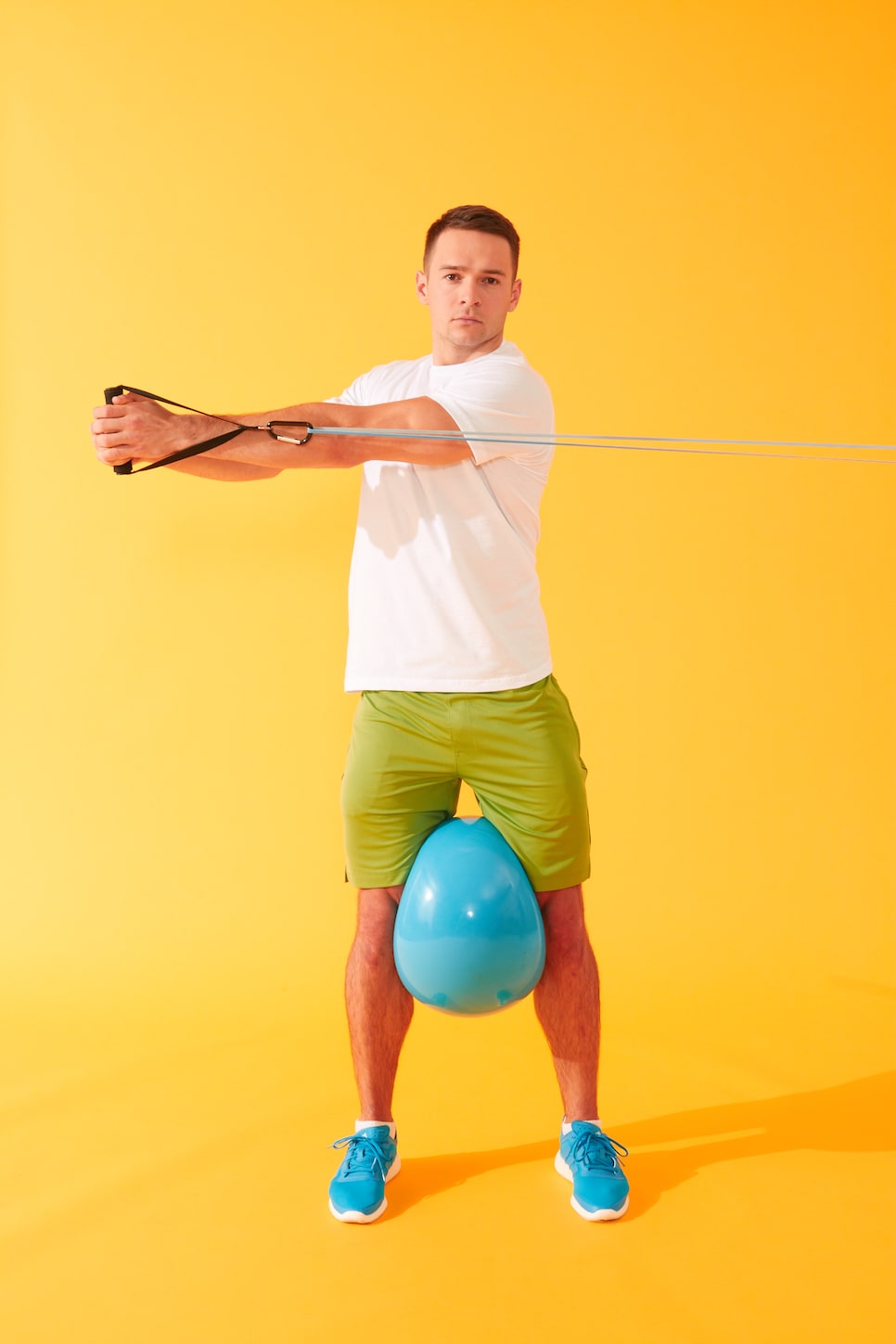 /content/dam/images/golfdigest/fullset/fitness-2026/Banded torso rotations 2.jpg