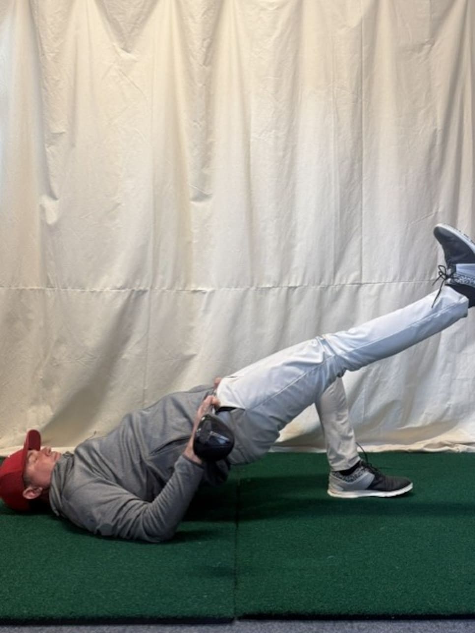 https://www.golfdigest.com/content/dam/images/golfdigest/fullset/fitness-2026/Chris Cooper bridges with level pelvis 2.jpg