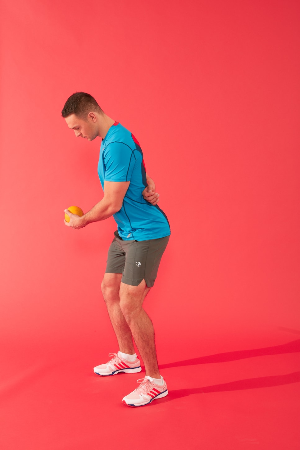 /content/dam/images/golfdigest/fullset/fitness-2026/Lead-arm pronation tosses 1.jpg