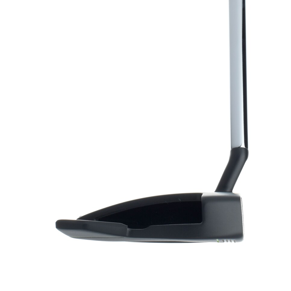 /content/dam/images/golfdigest/fullset/hotlist-2022/mallet-putters/COBRA STINGRAY 40_MALLET PUTTER_TOE.jpg