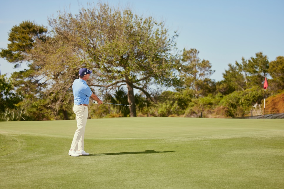 /content/dam/images/golfdigest/fullset/instruction-folder-(kaspriske)/Baile high chip.jpg