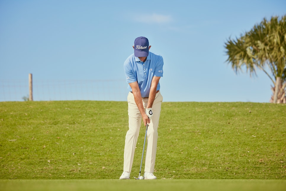 /content/dam/images/golfdigest/fullset/instruction-folder-(kaspriske)/Baile medium chip setup.jpg