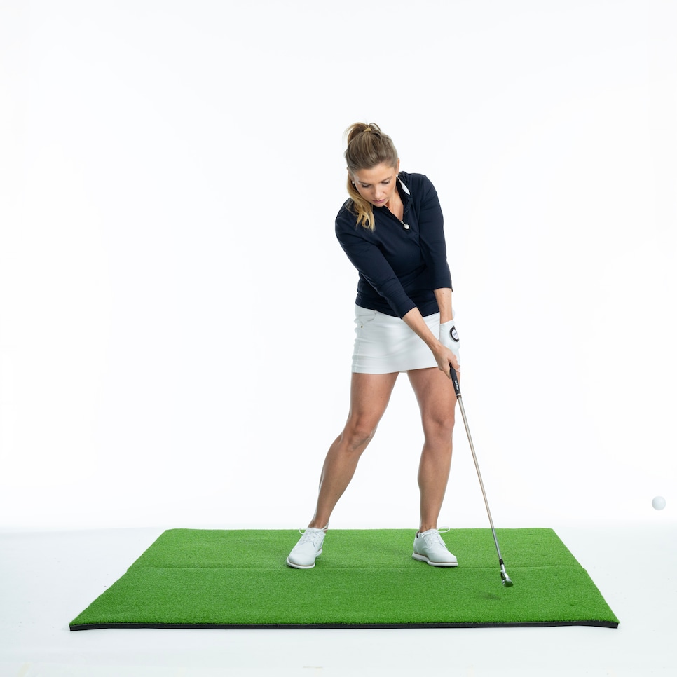 /content/dam/images/golfdigest/fullset/instruction-folder-(kaspriske)/Dahl punch impact.jpg