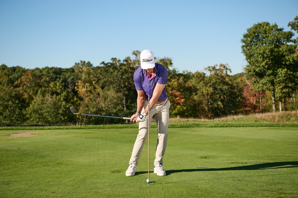 /content/dam/images/golfdigest/fullset/instruction-folder-(kaspriske)/Ryan Hager wedges finish line 1.jpg