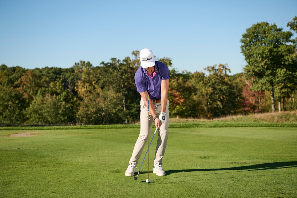 /content/dam/images/golfdigest/fullset/instruction-folder-(kaspriske)/Ryan Hager wedges finish line 2.jpg