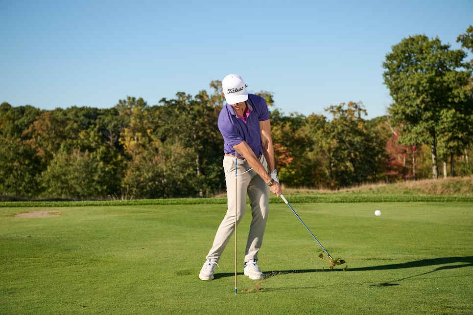 /content/dam/images/golfdigest/fullset/instruction-folder-(kaspriske)/Ryan Hager wedges impact.jpg