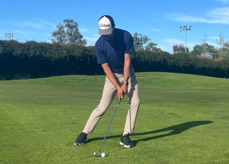 /content/dam/images/golfdigest/fullset/instruction-folder-(kaspriske)/Zander ahead of the ball.png