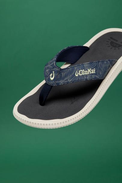 OluKai Ulele Golf Sandals