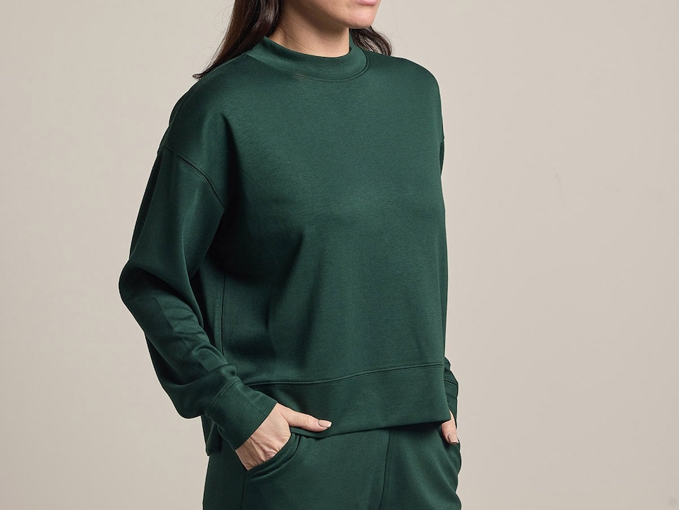 /content/dam/images/golfdigest/products/2026/4/8/the-clubhouse-travel-pullover.jpeg