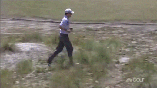 /content/dam/images/golfdigest/unsized/2015/07/20/55ad79a9add713143b429df9_blogs-the-loop-zj-ace-3-518.gif