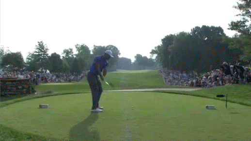 /content/dam/images/golfdigest/unsized/2015/07/20/55ad7a3bb01eefe207f6f2e8_blogs-the-loop-tiger-first-518.gif