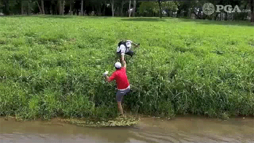 /content/dam/images/golfdigest/unsized/2015/07/20/55ad7a8cb01eefe207f6f73a_blogs-the-loop-day2-518.gif