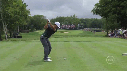/content/dam/images/golfdigest/unsized/2015/07/20/55ad7a8fadd713143b42aab7_blogs-the-loop-unluky-thorbjorn-518.gif