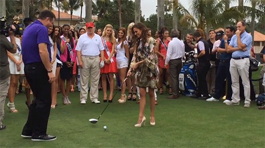 /content/dam/images/golfdigest/unsized/2015/07/20/55ad7b92add713143b42b943_blogs-the-loop-miss-universe-5-518.gif