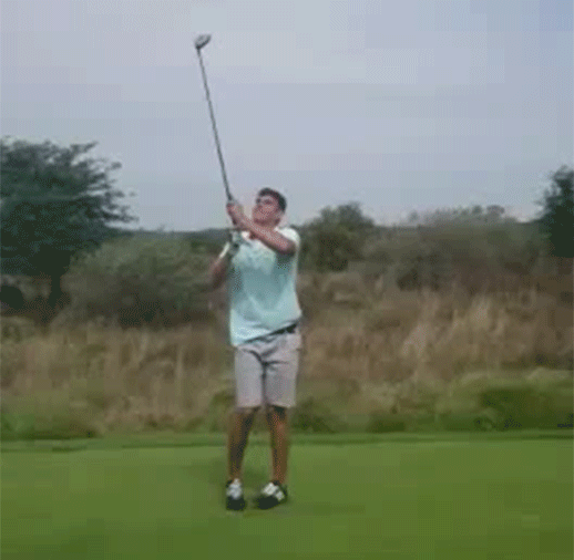 /content/dam/images/golfdigest/unsized/2015/07/20/55ad7bb8b01eefe207f70859_blogs-the-loop-drunk-golf-fail-video-1-518.gif