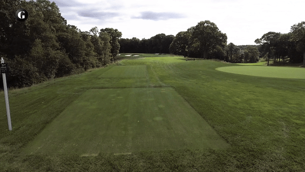 /content/dam/images/golfdigest/unsized/2019/05/15/5cdc59622efce25570bb79d0_Bethpage_3rd Tee_V1.gif
