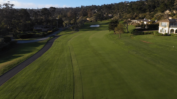 /content/dam/images/golfdigest/unsized/2019/06/06/5cf921afff4d873c894cdd65_pebble flyovers - 14approach.gif