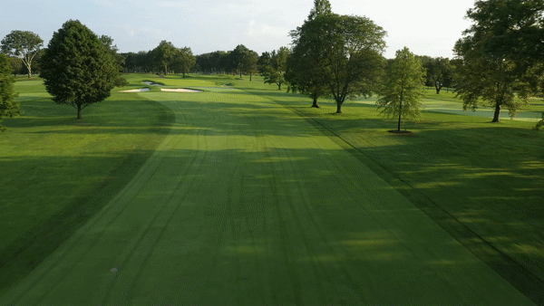 /content/dam/images/golfdigest/unsized/2020/09/Winged Foot Hole1_Approach.gif